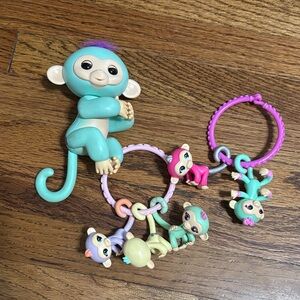 Fingerlings lot of toys